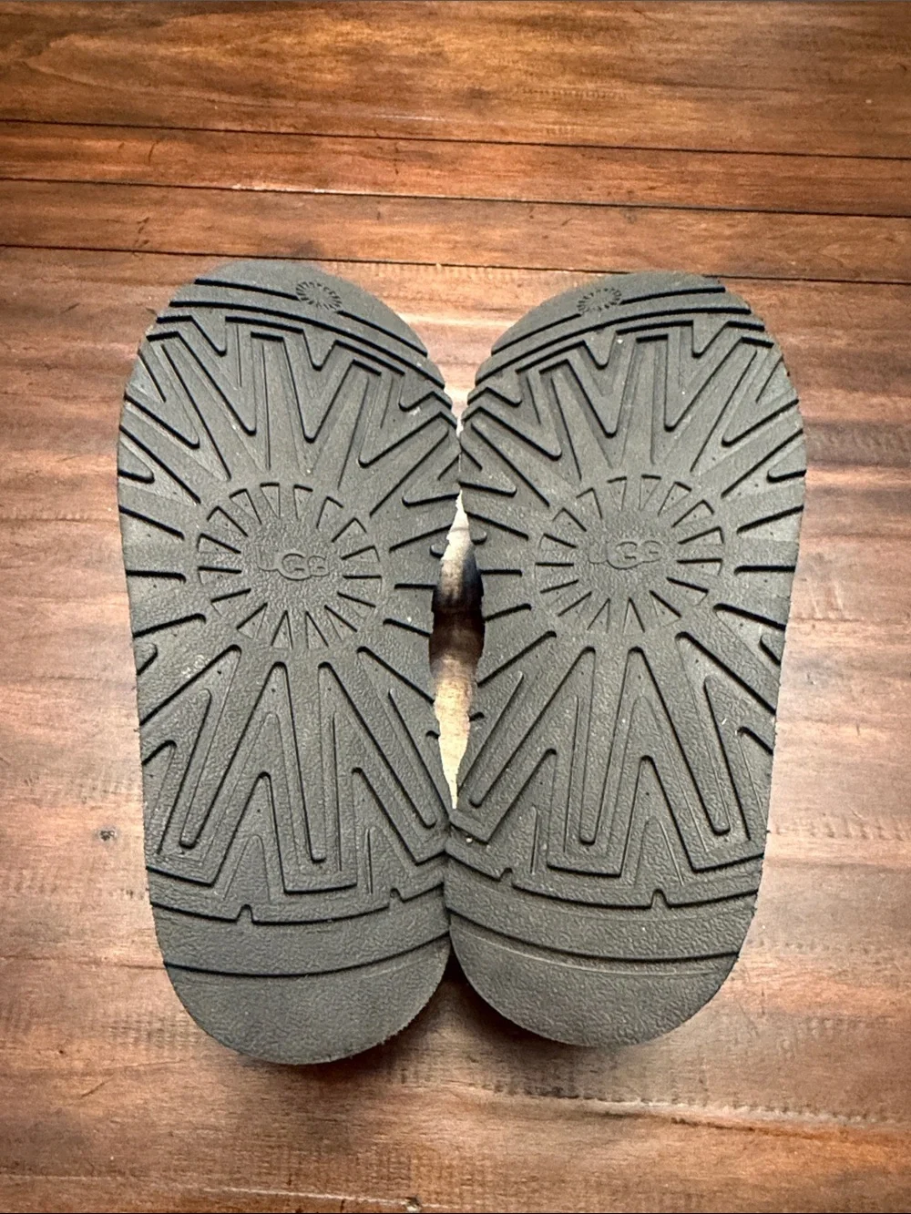 UGG Black slippers kids US 5 SW